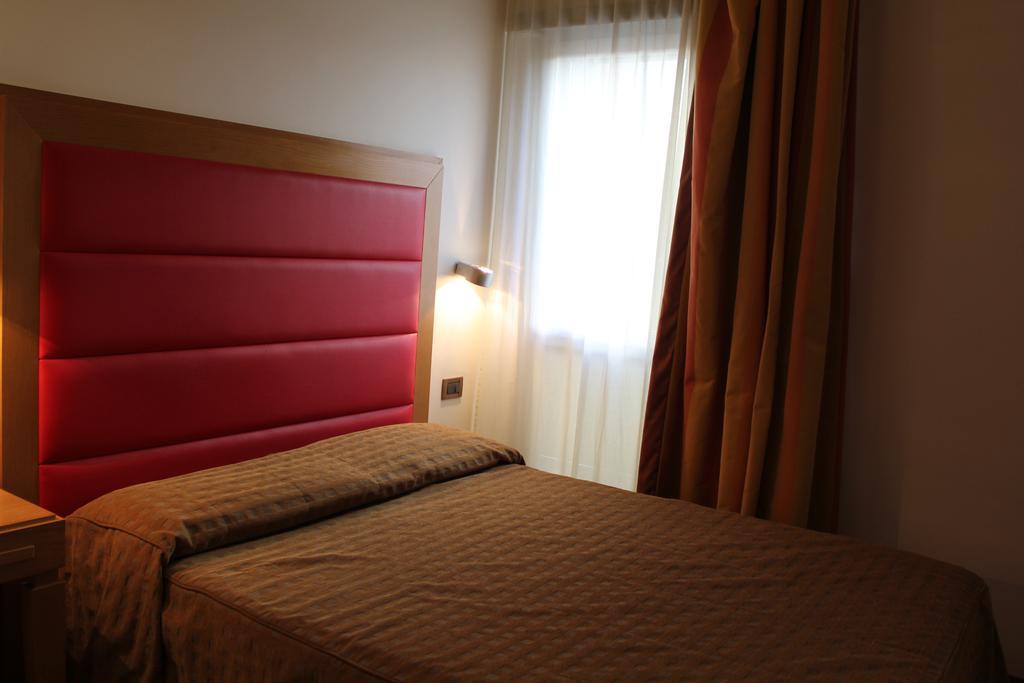 ל'אקווילה Hotel Castello מראה חיצוני תמונה