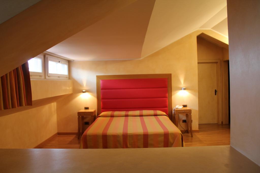 ל'אקווילה Hotel Castello מראה חיצוני תמונה