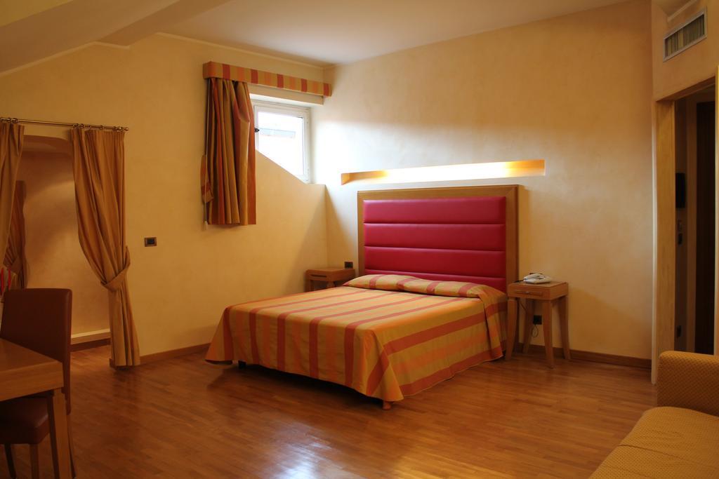 ל'אקווילה Hotel Castello מראה חיצוני תמונה