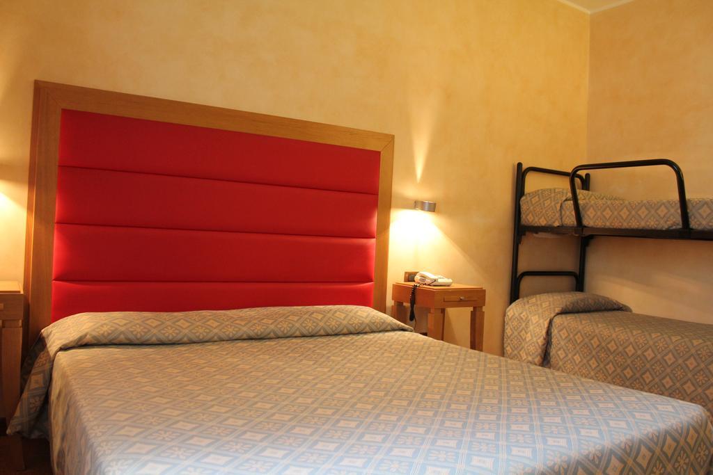 ל'אקווילה Hotel Castello מראה חיצוני תמונה